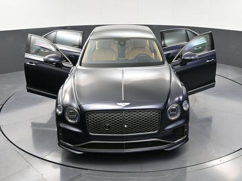 Used 2025 Bentley Flying Spur Plug-In Hybrid image 38