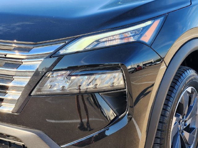 Used 2026 Nissan Rogue SV FWD image 16