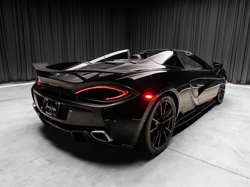Used 2019 McLaren 570S Spider RWD image 13