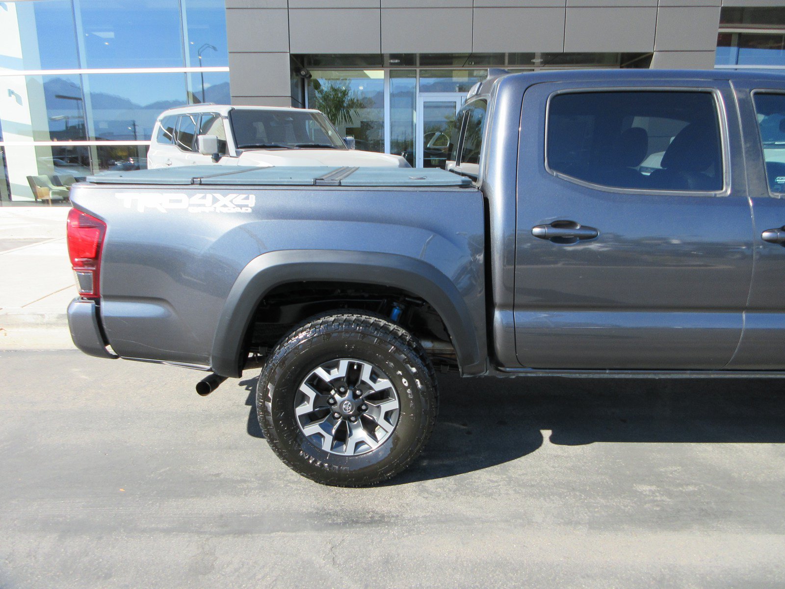 Used 2019 Toyota Tacoma TRD Off-Road AWD/4WD image 12