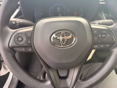 Used 2026 Toyota Corolla LE AWD/4WD image 11