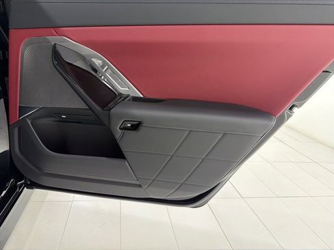 Used 2025 BMW 740i xDrive w/ Premium Package image 22