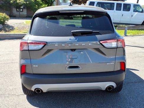Used 2022 Ford Escape SE w/ Cold Weather Package AWD/4WD image 5
