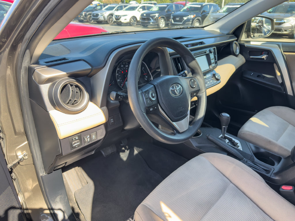 Used 2014 Toyota RAV4 XLE AWD/4WD image 22
