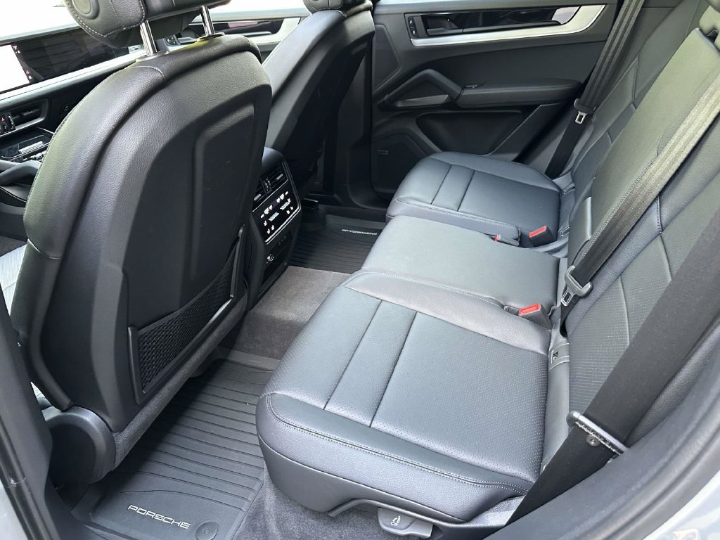 Certified 2026 Porsche Cayenne AWD/4WD image 13