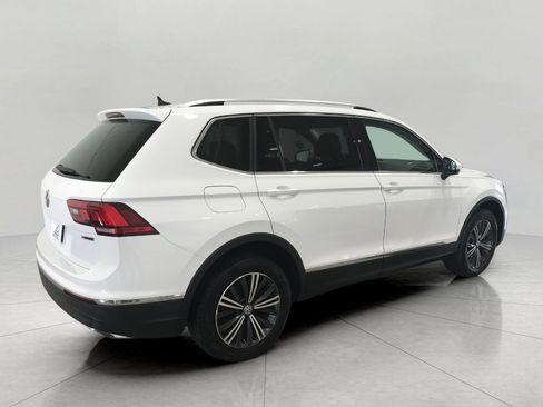 Used 2019 Volkswagen Tiguan SEL w/ 3rd Row Seat Package AWD/4WD image 23