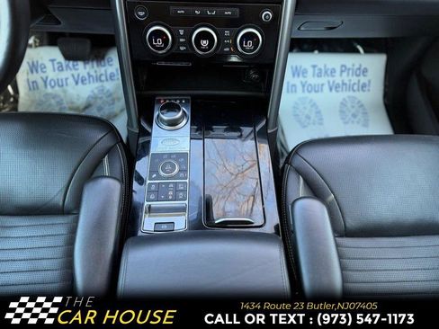 Used 2017 Land Rover Discovery First Edition image 30