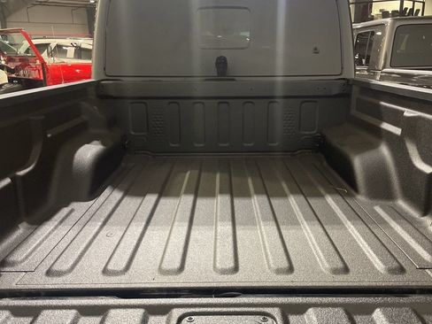 Used 2022 Jeep Gladiator Overland w/ Popular Equipment Package AWD/4WD image 15