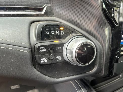 Used 2022 RAM 1500 Limited w/ Body Color Bumper Group AWD/4WD image 3