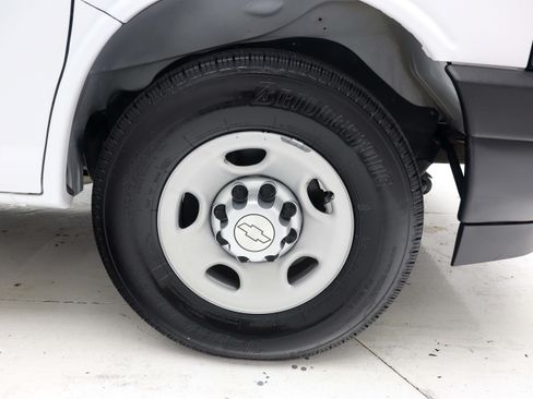 Used 2017 Chevrolet Express 3500 LS RWD image 29