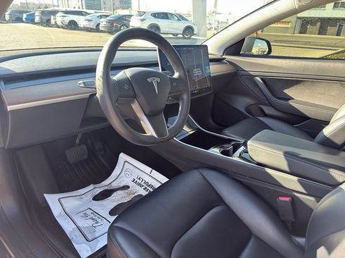 Used 2020 Tesla Model 3 Standard Range Plus image 13