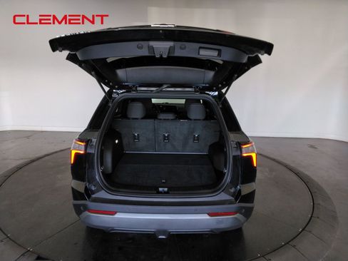 Used 2025 Chevrolet Equinox LT image 9