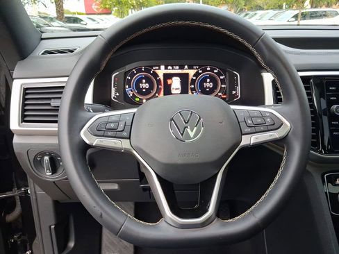 Used 2022 Volkswagen Atlas Cross Sport SEL image 17