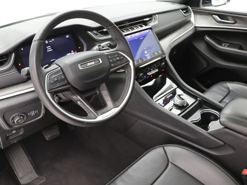 Used 2024 Jeep Grand Cherokee L Limited w/ Luxury Tech Group II image 15