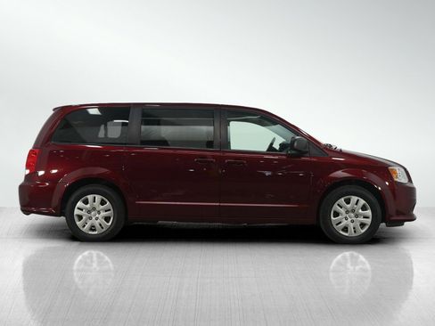 Used 2018 Dodge Grand Caravan SE image 6
