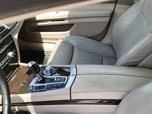 Used 2010 BMW 750Li RWD image 11