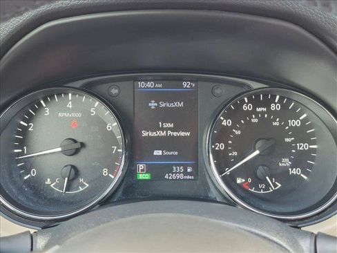 Used 2019 Nissan Rogue SV w/ Premium Package FWD image 11