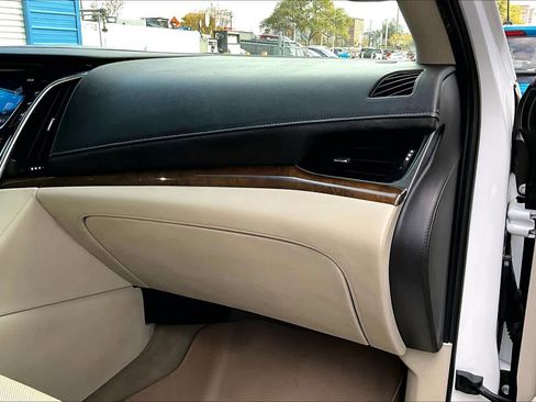 Used 2018 Cadillac Escalade Luxury image 18