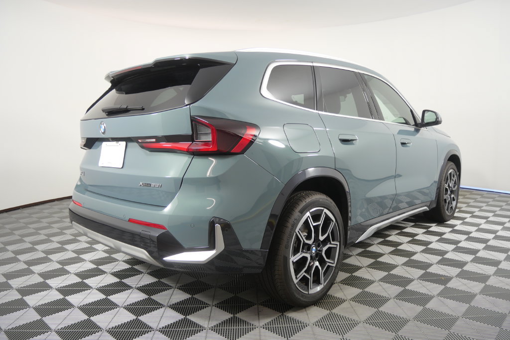 Certified 2026 BMW X1 xDrive28i AWD/4WD image 4