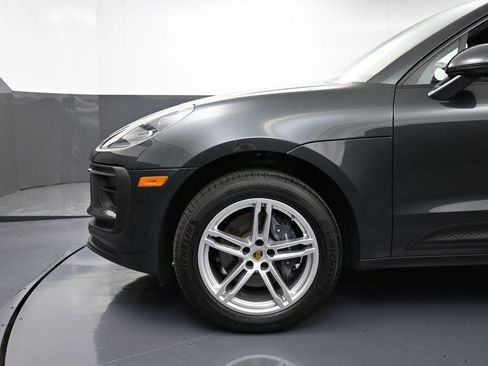 Certified 2025 Porsche Macan AWD/4WD image 12