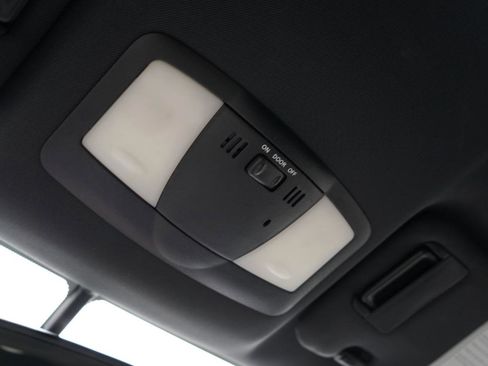 Used 2016 Nissan 370Z Coupe image 32