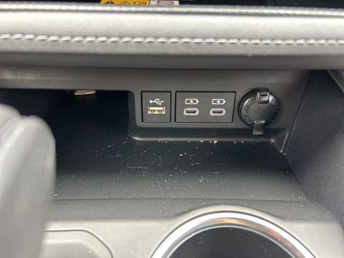 Used 2023 Toyota Highlander XLE image 22