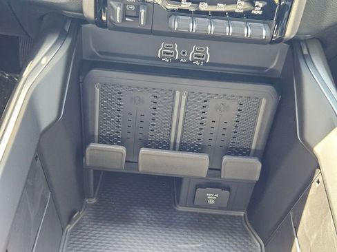 New 2026 RAM 3500 Laramie w/ Night Edition AWD/4WD image 40