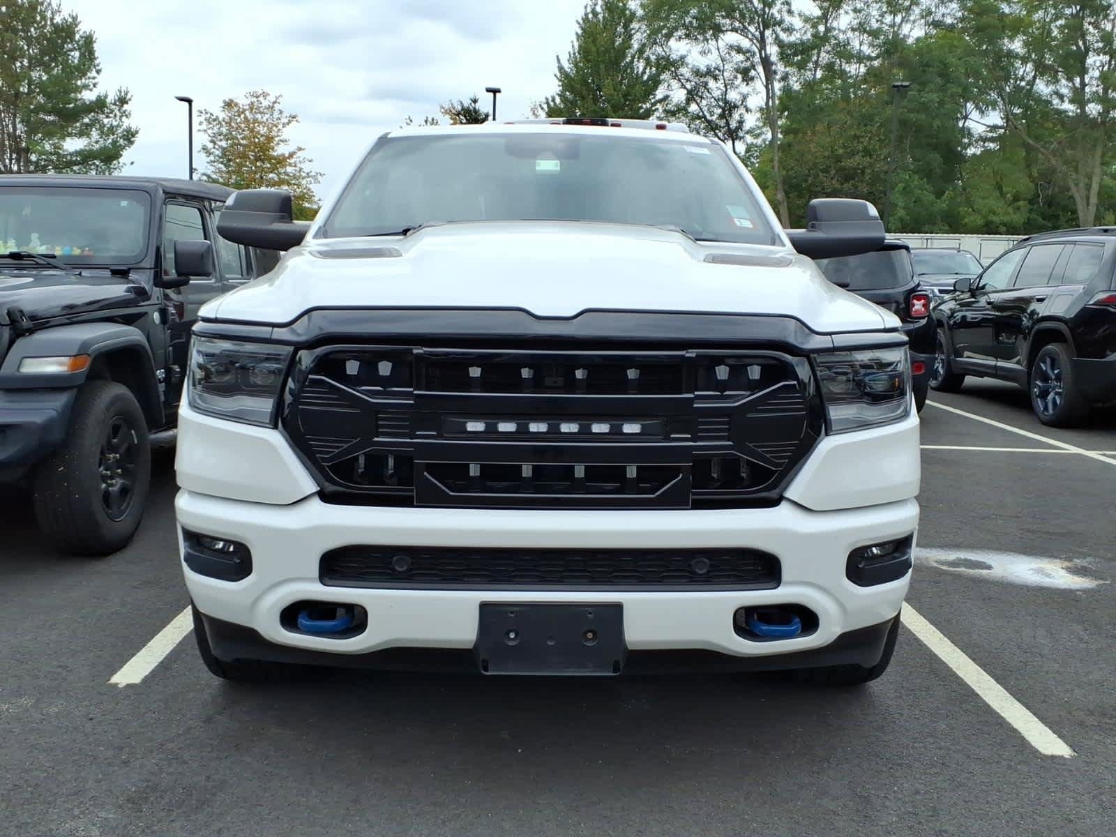 Used 2022 RAM 1500 Laramie AWD/4WD image 2