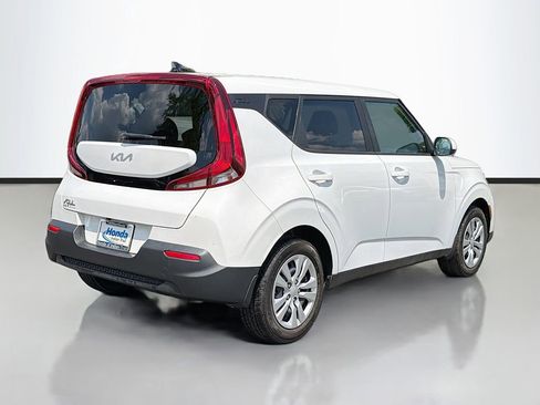 Used 2022 Kia Soul LX FWD image 5