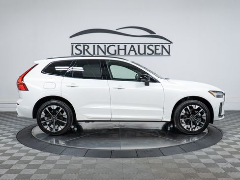 New 2026 Volvo XC60 B5 Plus w/ Climate Package AWD/4WD image 4