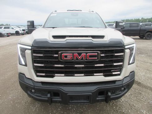 New 2026 GMC Sierra 2500 AT4X w/ AT4X AEV Edition AWD/4WD image 11