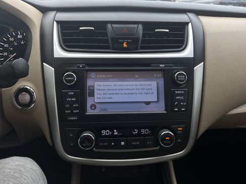 Used 2016 Nissan Altima 2.5 SL w/ 2.5 Technology Package image 13