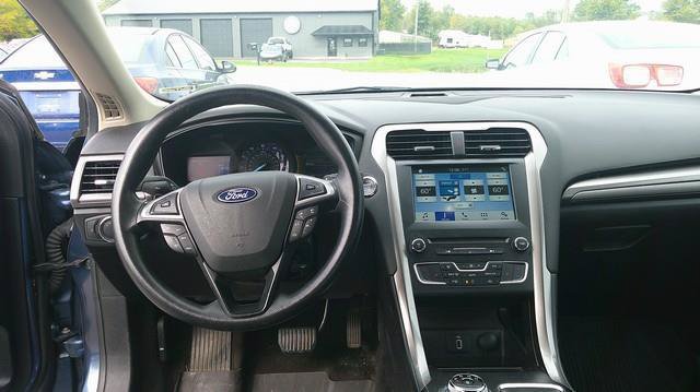 Used 2018 Ford Fusion SE w/ Fusion SE Technology Package FWD image 10