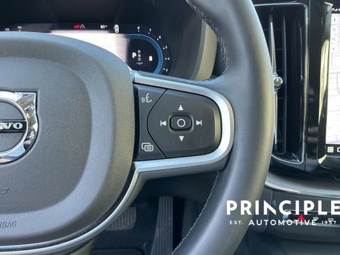 Certified 2025 Volvo XC60 B5 Core image 19