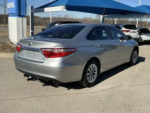 Used 2016 Toyota Camry LE image 3