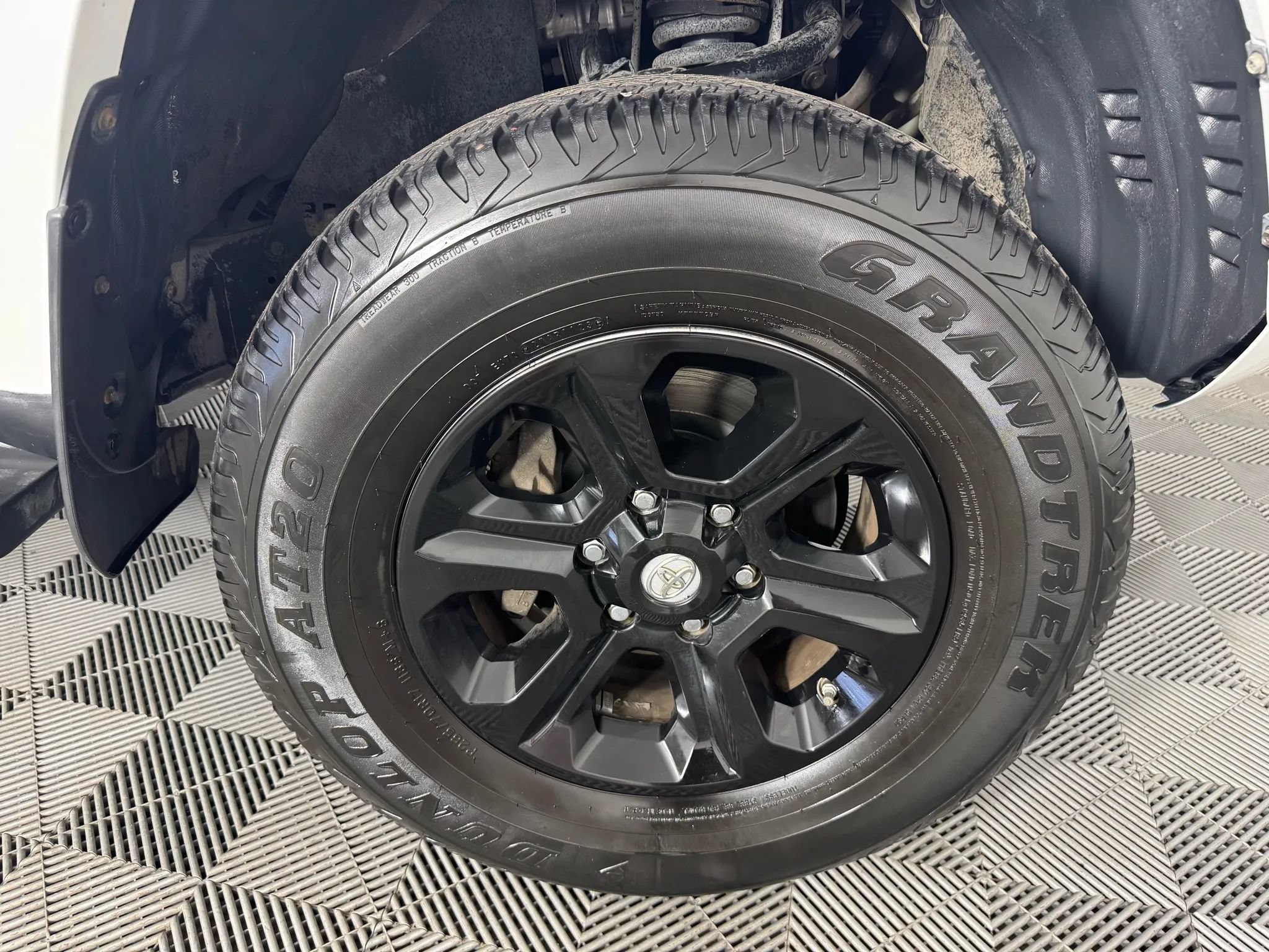 Used 2019 Toyota 4Runner SR5 Premium AWD/4WD image 47