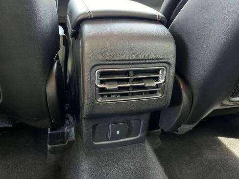 Certified 2023 Lincoln Corsair AWD image 24