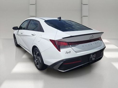 Used 2025 Hyundai Elantra Sport FWD image 5