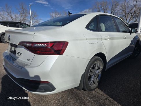 Used 2023 Volkswagen Jetta SE image 10