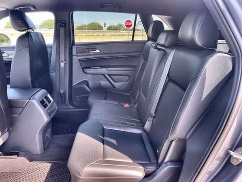 Used 2020 Volkswagen Atlas Cross Sport SE AWD/4WD image 14