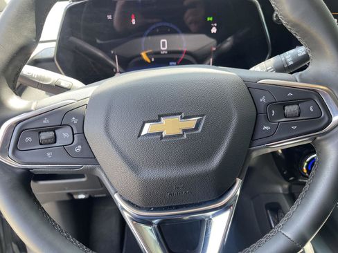 Used 2025 Chevrolet TrailBlazer LT w/ LT Cold Weather Package FWD image 19