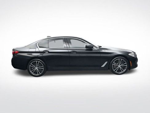 Used 2023 BMW 530i image 3