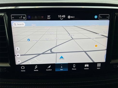 Used 2024 Chrysler Pacifica Select image 32