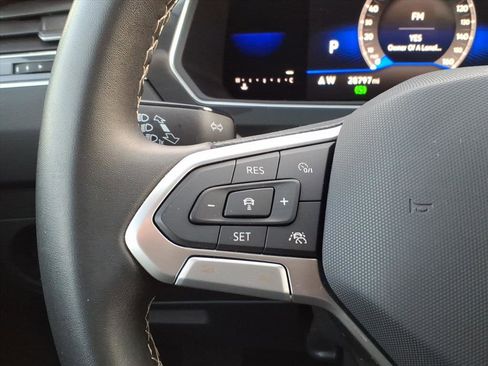 Certified 2022 Volkswagen Tiguan SE w/ Panoramic Sunroof Package image 15