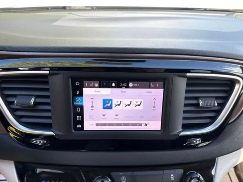 Used 2023 Chrysler Voyager LX FWD image 21