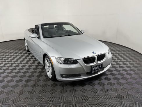 Used 2008 BMW 335i Convertible w/ Premium Pkg image 3