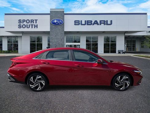 Used 2024 Hyundai Elantra Limited FWD image 2
