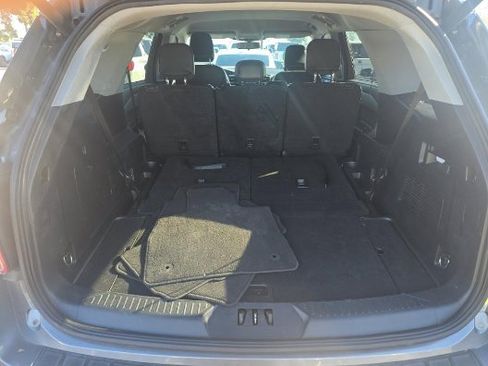 Used 2022 Ford Explorer XLT w/ Equipment Group 202A image 17