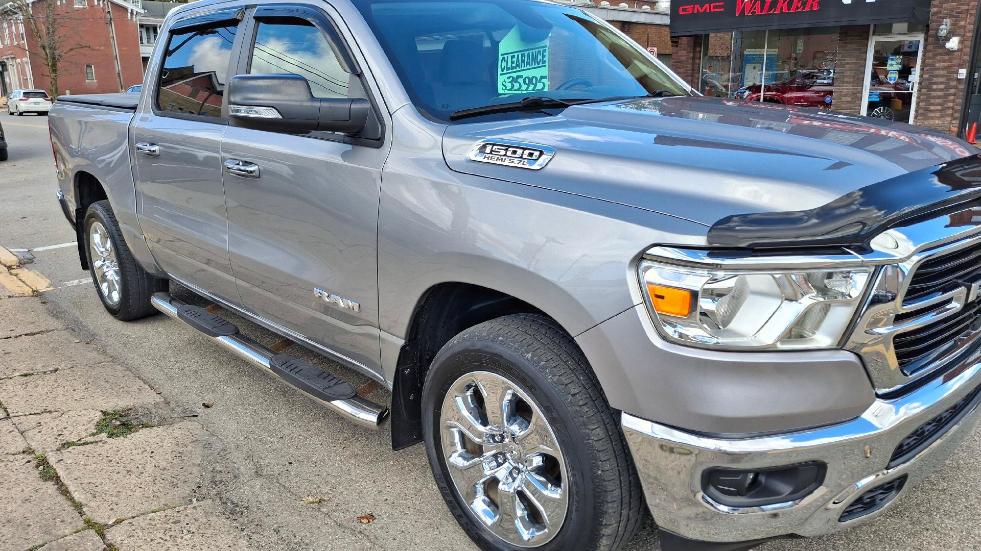 Used 2020 RAM 1500 Big Horn AWD/4WD image 1