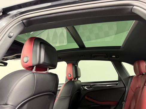 Certified 2026 Porsche Macan AWD/4WD image 25